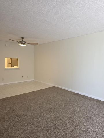 470 Executive Center Drive 2k, West Palm Beach, FL 33401