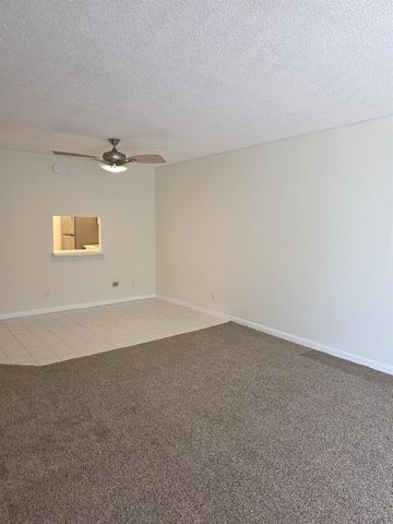 470 Executive Center Drive 2k, West Palm Beach, FL 33401