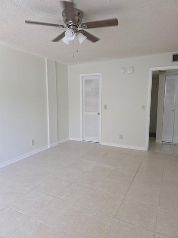 470 Executive Center Drive 2k, West Palm Beach, FL 33401