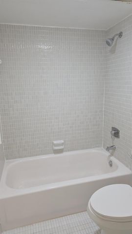 470 Executive Center Drive 2k, West Palm Beach, FL 33401