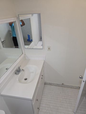 470 Executive Center Drive 2k, West Palm Beach, FL 33401