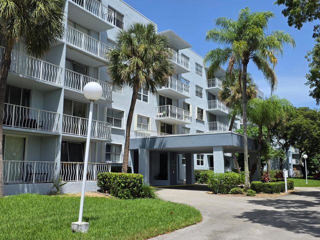 470 Executive Center Drive 2k, West Palm Beach, FL 33401