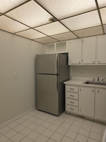 470 Executive Center Drive 2k, West Palm Beach, FL 33401