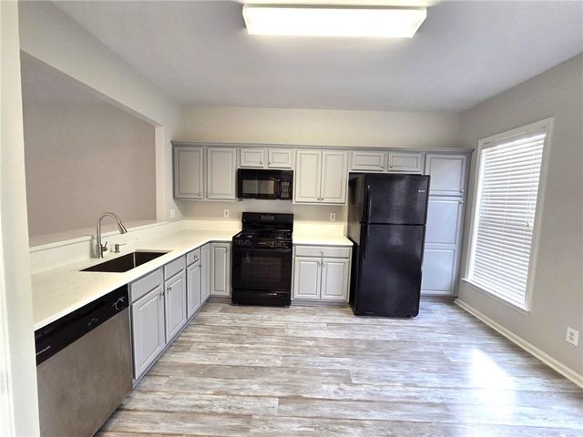 3989 Howell Park Road, Duluth, GA 30096