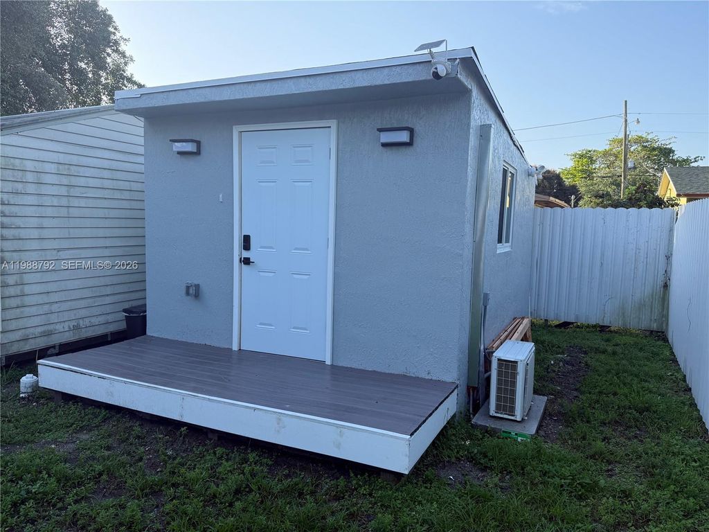 1608 NW 51st Ter E, Miami, FL 33142