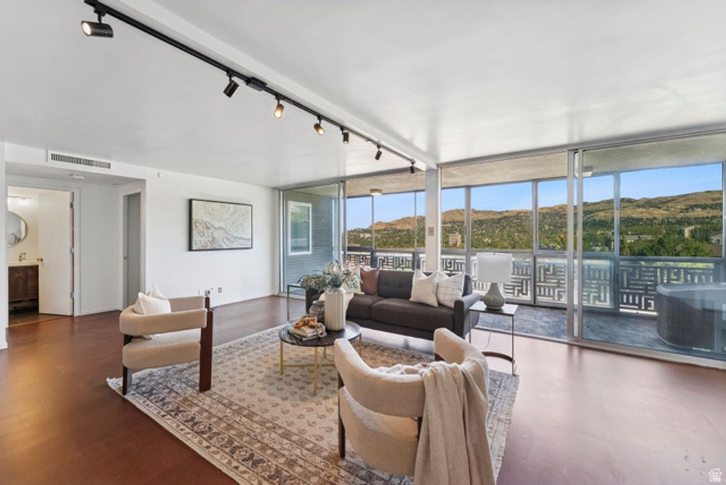 Image 1 of property listing at 515 S 1000 E #504, Salt Lake City, UT 84102