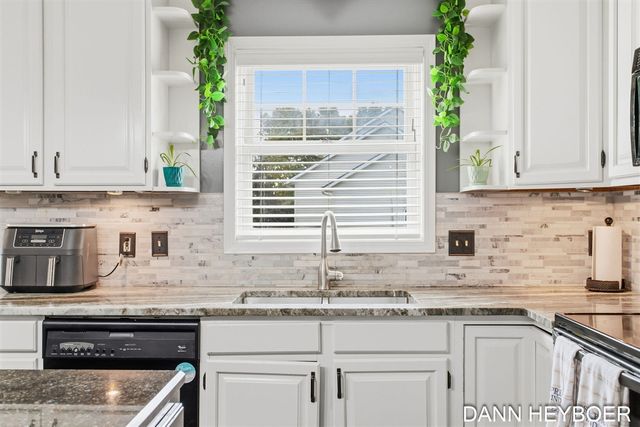7044 Summit Hill Court, Caledonia, MI 49316