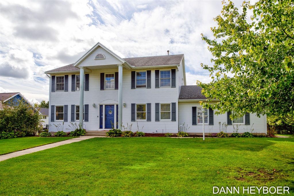 7044 Summit Hill Court, Caledonia, MI 49316