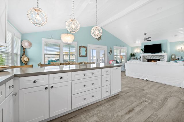 3811 Brewster Key Drive, Galveston, TX 77554