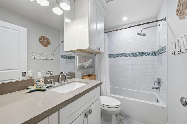 3811 Brewster Key Drive, Galveston, TX 77554