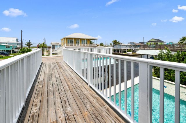 3811 Brewster Key Drive, Galveston, TX 77554