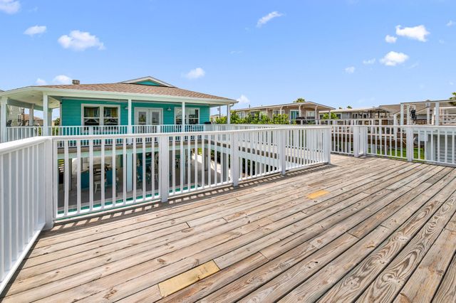 3811 Brewster Key Drive, Galveston, TX 77554