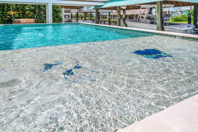 3811 Brewster Key Drive, Galveston, TX 77554