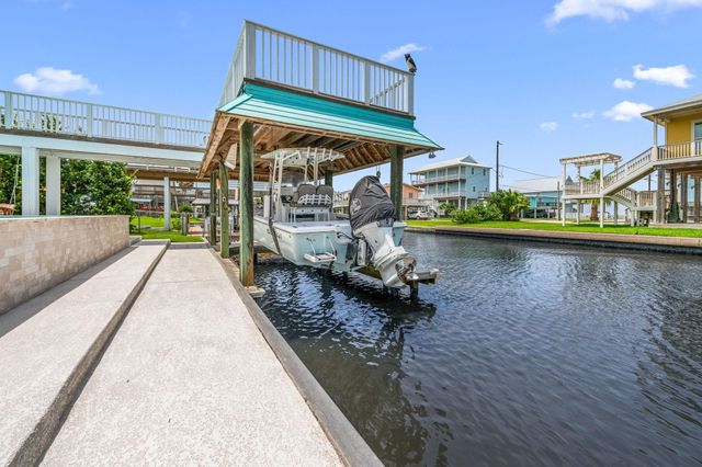 3811 Brewster Key Drive, Galveston, TX 77554