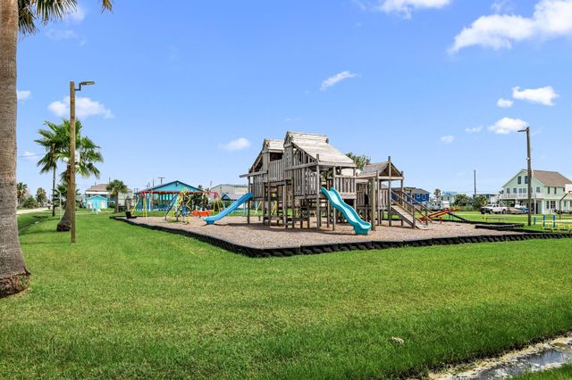 3811 Brewster Key Drive, Galveston, TX 77554