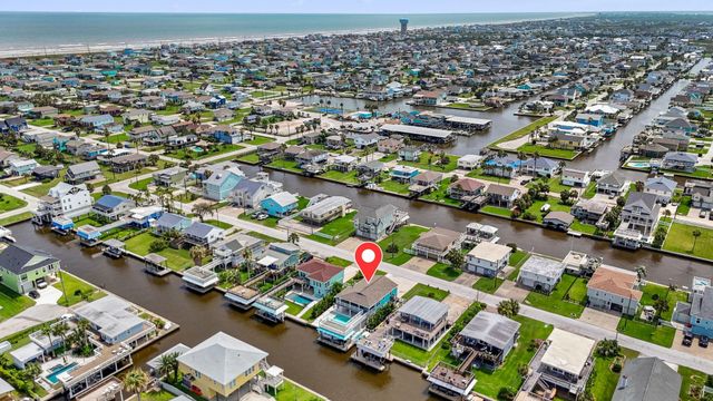 3811 Brewster Key Drive, Galveston, TX 77554
