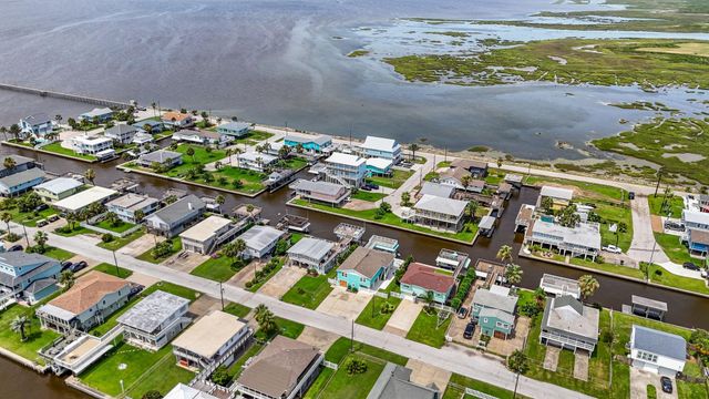 3811 Brewster Key Drive, Galveston, TX 77554