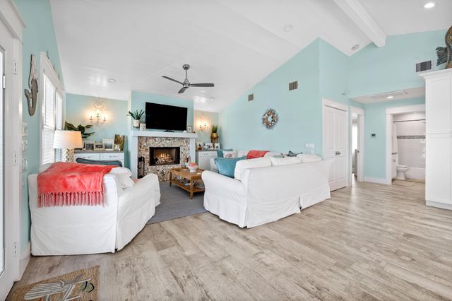 3811 Brewster Key Drive, Galveston, TX 77554