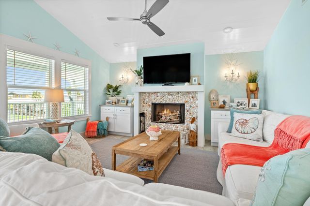 3811 Brewster Key Drive, Galveston, TX 77554