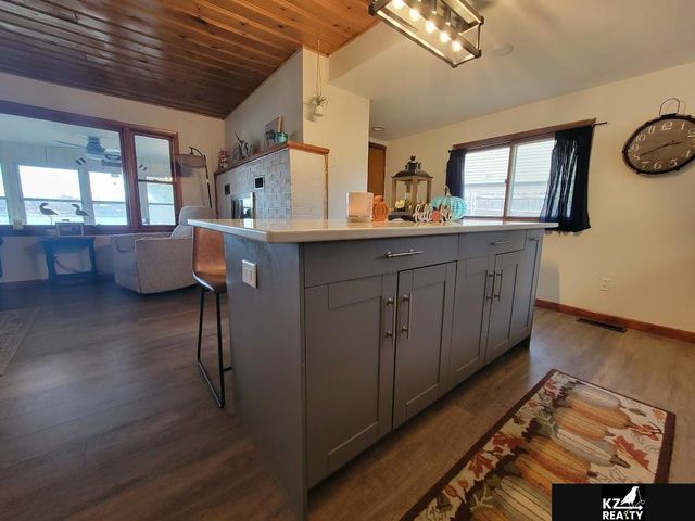 2 South Shore Drive, Columbus, NE 68428