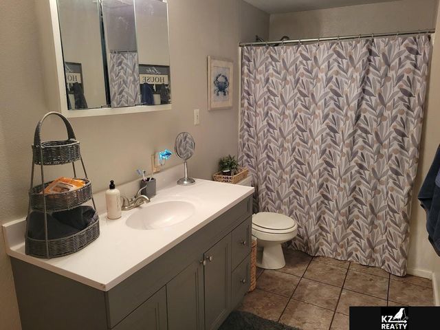 2 South Shore Drive, Columbus, NE 68428