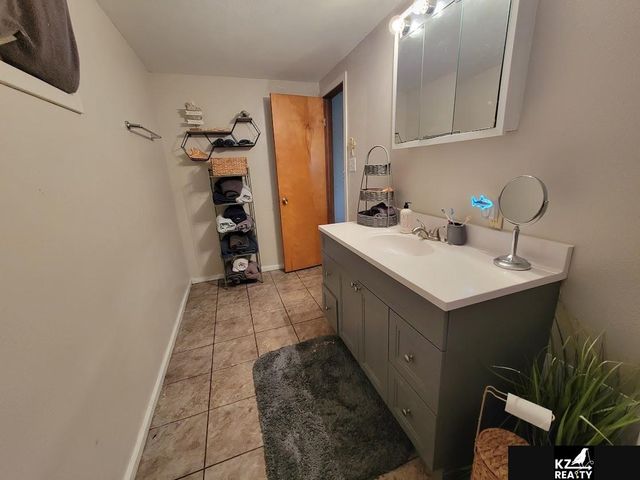 2 South Shore Drive, Columbus, NE 68428