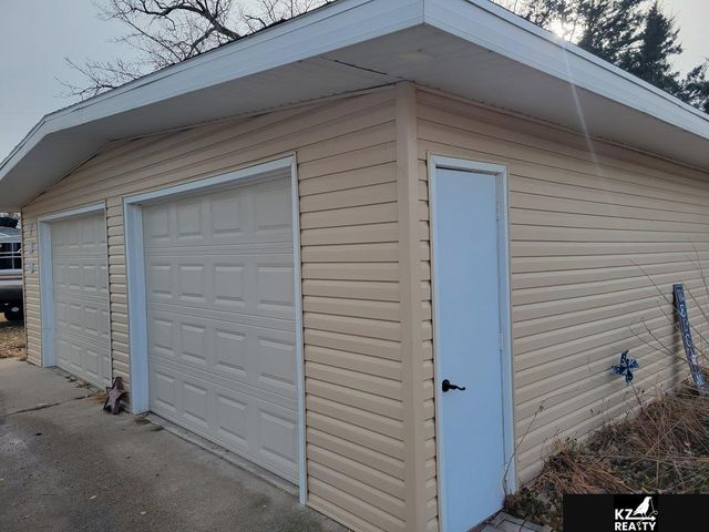 2 South Shore Drive, Columbus, NE 68428