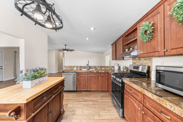 2454 Jefferies Street, Rosamond, CA 93560