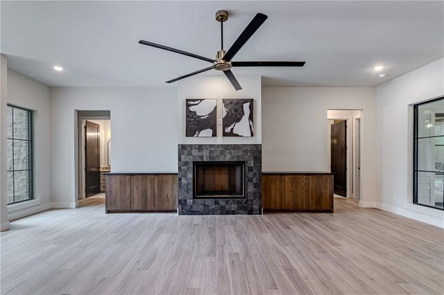 1136 Queen Elizabeth Drive, Mcgregor, TX 76657