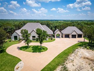 1136 Queen Elizabeth Drive, Mcgregor, TX 76657