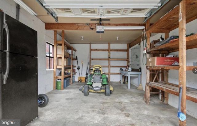 923 ROHRERSTOWN RD, Lancaster, PA 17601