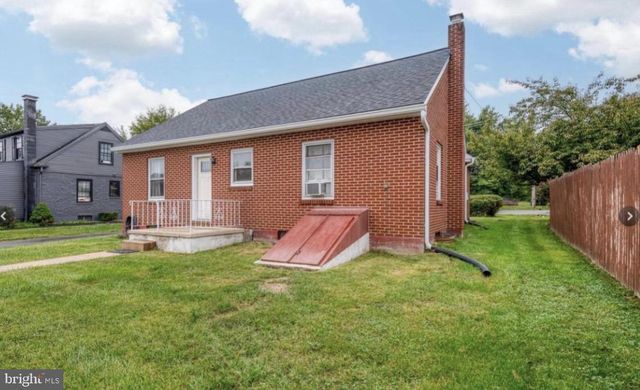 923 ROHRERSTOWN RD, Lancaster, PA 17601