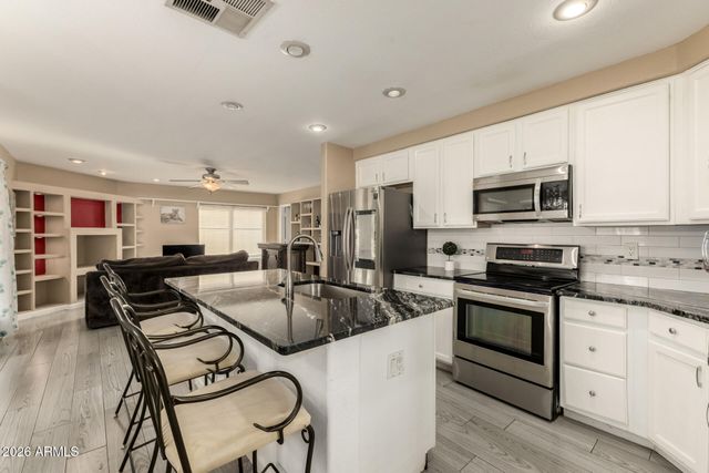 12125 N 68TH Lane, Peoria, AZ 85345