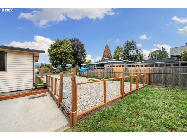 755 BEECHWOOD St, Woodland, WA 98674
