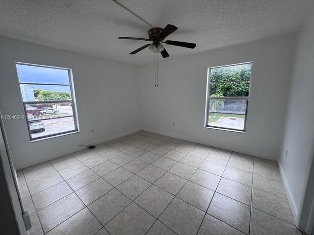 1725 W 60th St F222, Hialeah, FL 33012