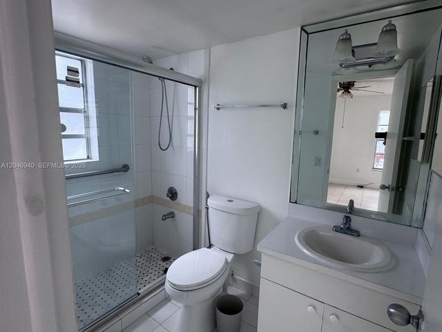1725 W 60th St F222, Hialeah, FL 33012