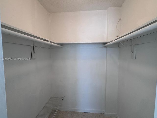 1725 W 60th St F222, Hialeah, FL 33012