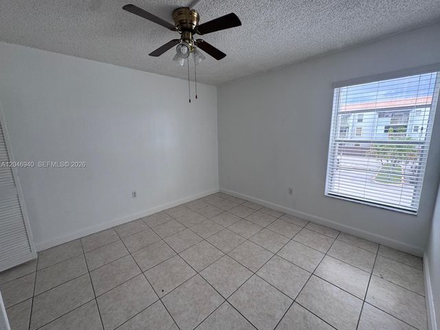 1725 W 60th St F222, Hialeah, FL 33012