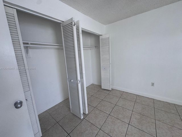 1725 W 60th St F222, Hialeah, FL 33012