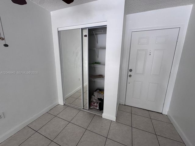 1725 W 60th St F222, Hialeah, FL 33012