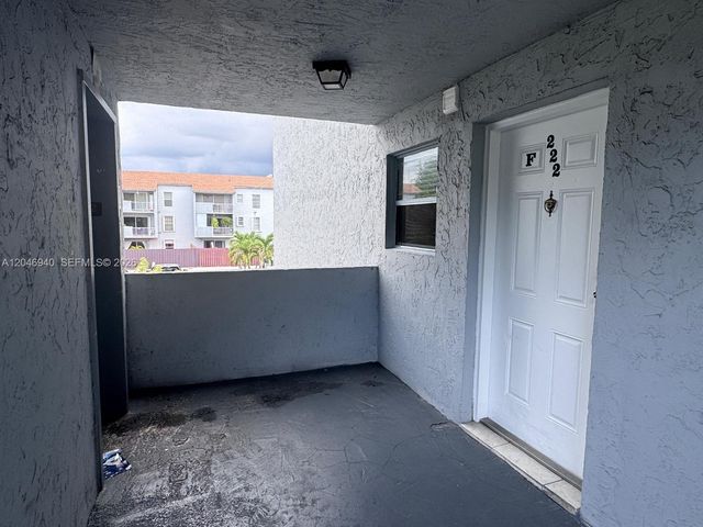 1725 W 60th St F222, Hialeah, FL 33012