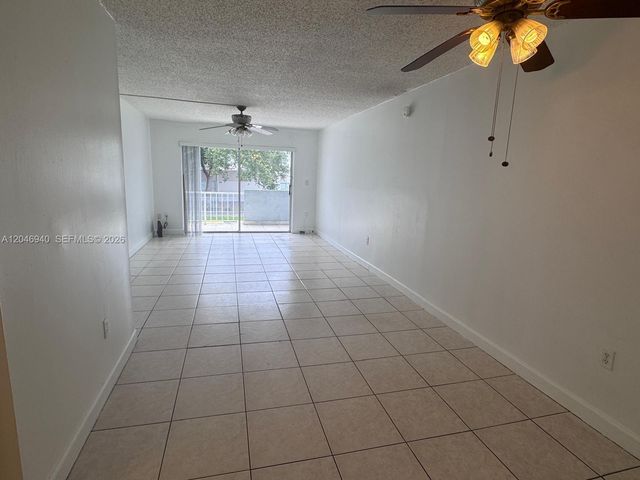 1725 W 60th St F222, Hialeah, FL 33012