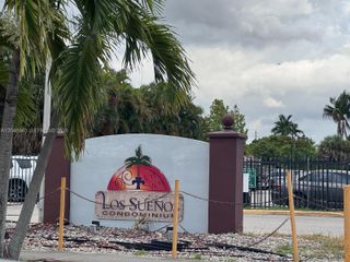 1725 W 60th St F222, Hialeah, FL 33012