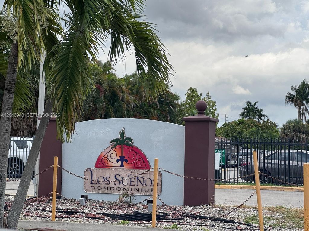 1725 W 60th St F222, Hialeah, FL 33012