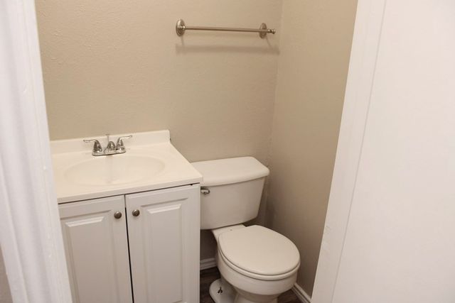 1725 E Grauwyler Road 138, Irving, TX 75061