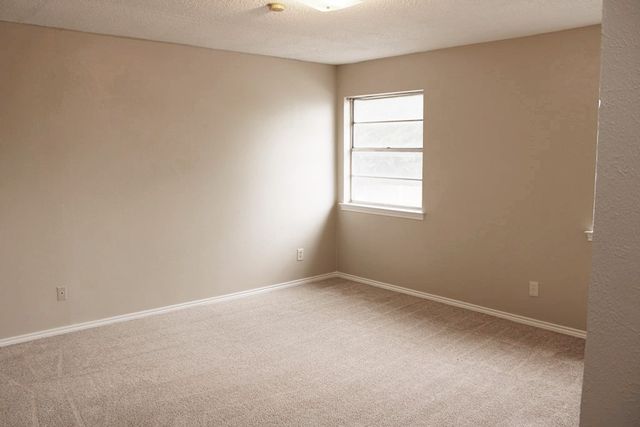 1725 E Grauwyler Road 138, Irving, TX 75061