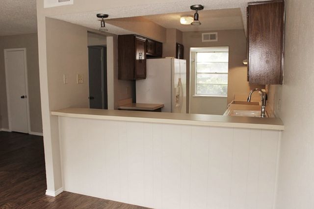1725 E Grauwyler Road 138, Irving, TX 75061