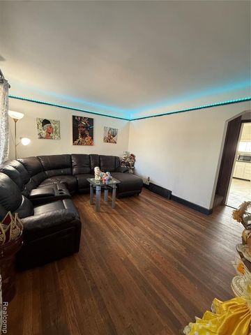 2315 Hartwick Highway, Lincoln Park, MI 48146