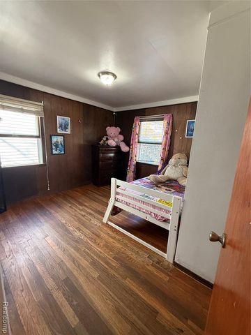 2315 Hartwick Highway, Lincoln Park, MI 48146