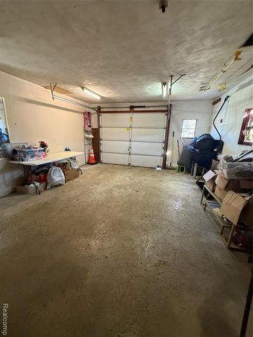 2315 Hartwick Highway, Lincoln Park, MI 48146